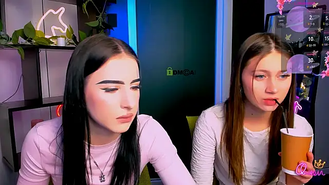 arianaa cat online show from 03/24/26, 08:14