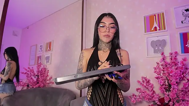 Ashley Blum  online show from 03/15/26, 12:00