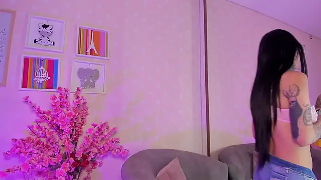 Ashley Blum  online show from 04/01/26, 01:41