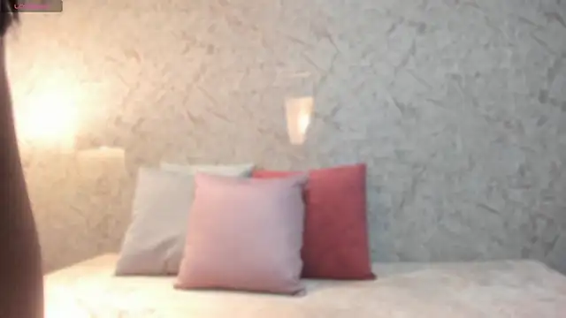 LessLee1 online show from 04/18/26, 12:09