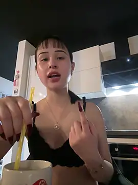 Snapshot of Just-Lilly chatting on 02/07/26, 12:09 Just-Lilly online show from 02/07/26, 12:09