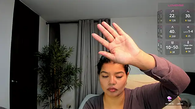 moonhelen online show from 05/27/26, 04:20