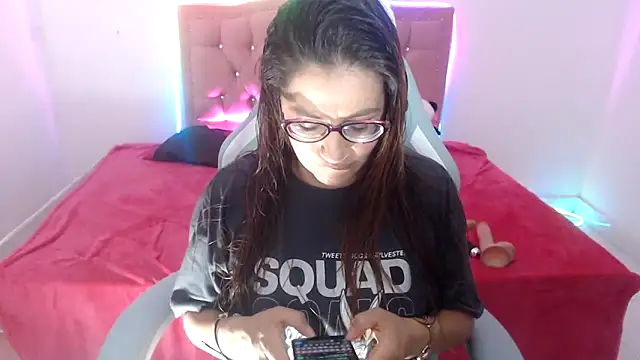 snowhot-69 online show from 03/30/26, 12:33