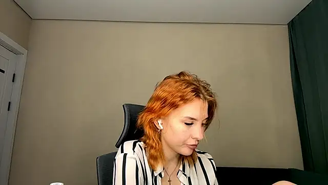 Snapshot of LuxuryRita chatting on 02/09/26, 01:48 LuxuryRita online show from 02/09/26, 01:48