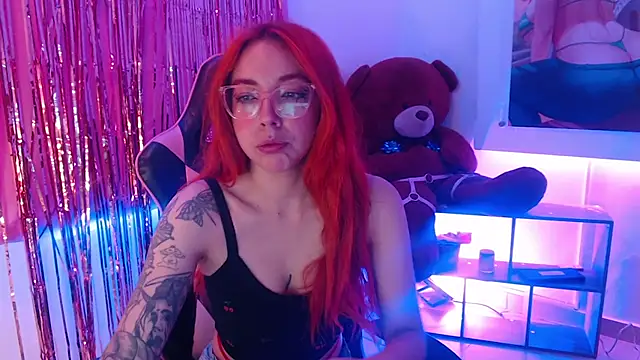 mere in redd online show from 04/15/26, 02:46