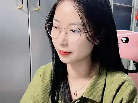 Snapshot of Linne6789 chatting on 02/28/26, 03:29 Linne6789 online show from 02/28/26, 03:29