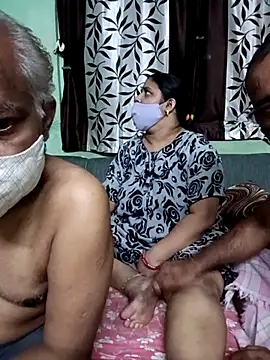 HoneyHush online show from 03/29/26, 05:24