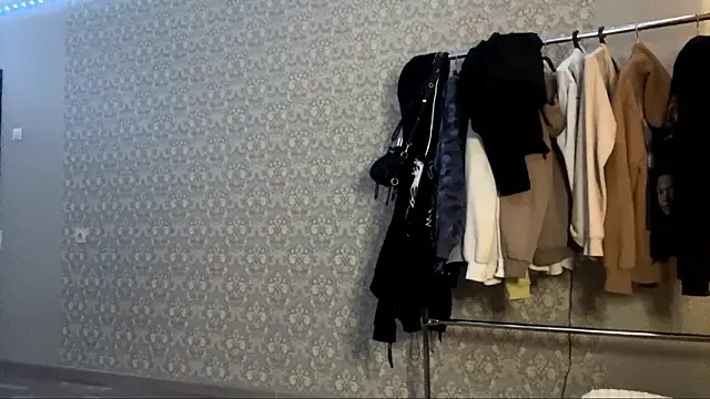 Snapshot of LumPetal chatting on 02/17/26, 04:53 LumPetal online show from 02/17/26, 04:53