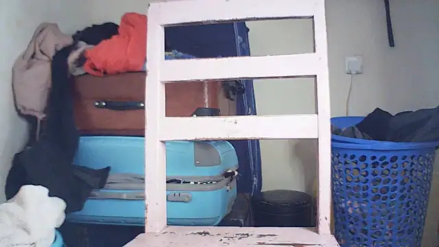 Snapshot of DontTellYourWife chatting on 03/03/26, 04:18 DontTellYourWife online show from 03/03/26, 04:18