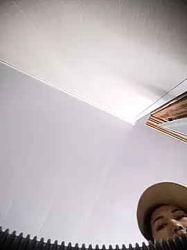 cute-hiphop online show from 05/19/26, 11:44