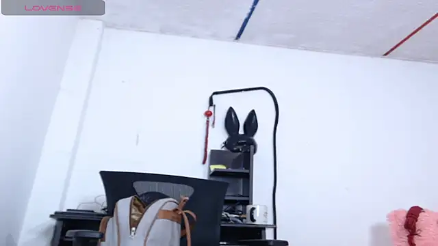 Snapshot of Girl_Bondage chatting on 03/30/26, 01:45 Girl Bondage online show from 03/30/26, 01:45