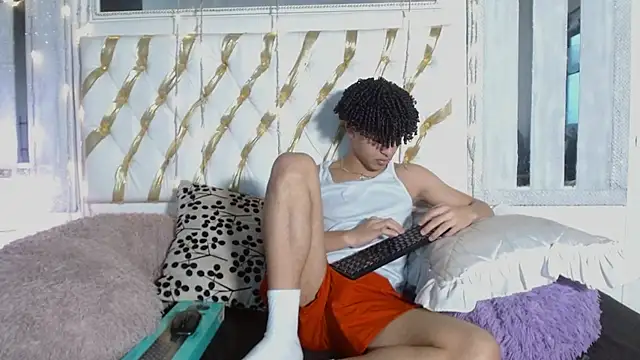 Snapshot of ian_smith_ chatting on 02/12/26, 11:49 ian smith online show from 02/12/26, 11:49