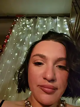 Snapshot of HotDevilGirl_ chatting on 02/13/26, 04:25 HotDevilGirl online show from 02/13/26, 04:25