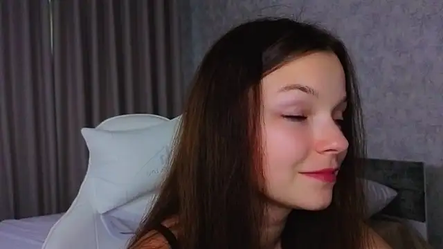 Snapshot of ElizaPizza chatting on 05/21/26, 04:14 ElizaPizza online show from 05/21/26, 04:14