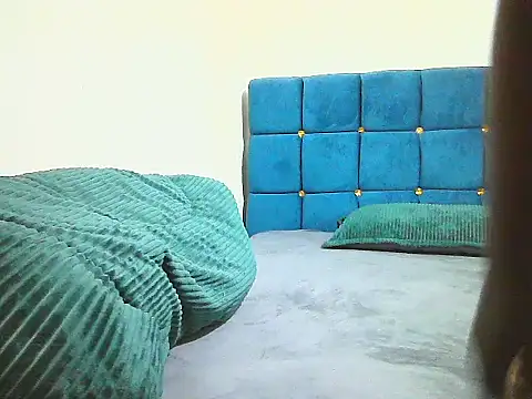 Lebo2004 online show from 03/18/26, 08:06