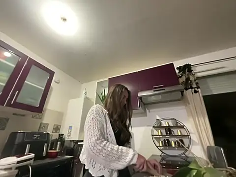 alixxxm7 online show from 02/17/26, 07:09