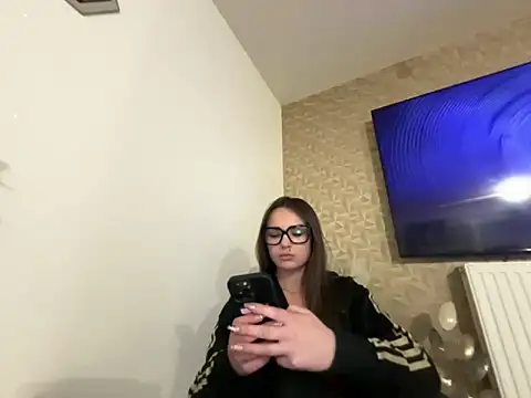 alixxxm7 online show from 02/21/26, 07:37