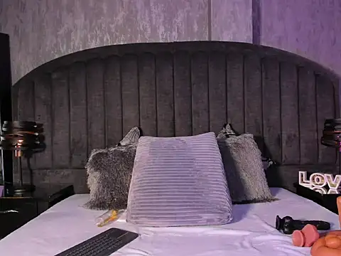 Snapshot of RED_VIOLETH chatting on 02/08/26, 05:33 RED VIOLETH online show from 02/08/26, 05:33