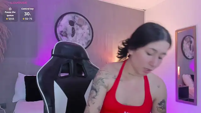 charlottee27  online show from 06/04/26, 02:06
