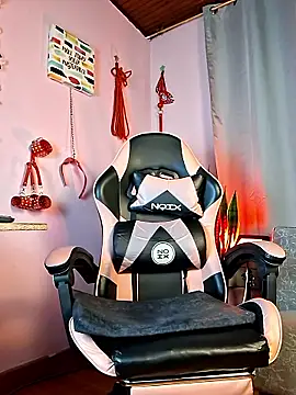 kenia thompsom01 online show from 02/26/26, 11:04