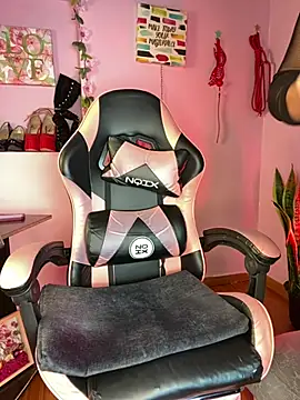 kenia thompsom01 online show from 03/05/26, 11:12