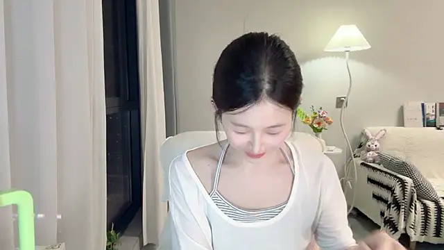 Snapshot of DYyyyyy-- chatting on 06/16/26, 11:57 DYyyyyy-- online show from 06/16/26, 11:57