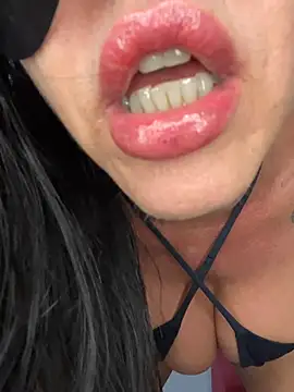 hotcasal69 online show from 06/02/26, 09:44