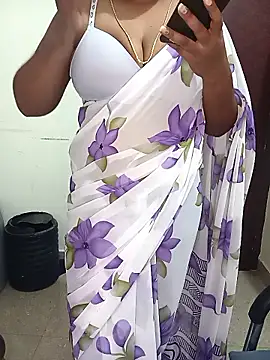 Snapshot of Chinnima143 chatting on 02/21/26, 04:19 Chinnima143 online show from 02/21/26, 04:19