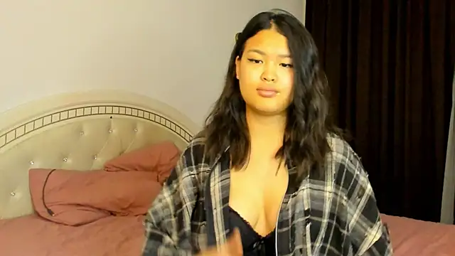 luna yum online show from 02/14/26, 07:21