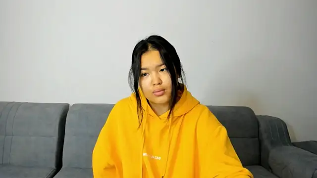 luna yum online show from 02/17/26, 07:20