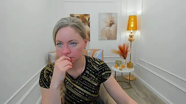 CharlotteKerti online show from 04/01/26, 05:54