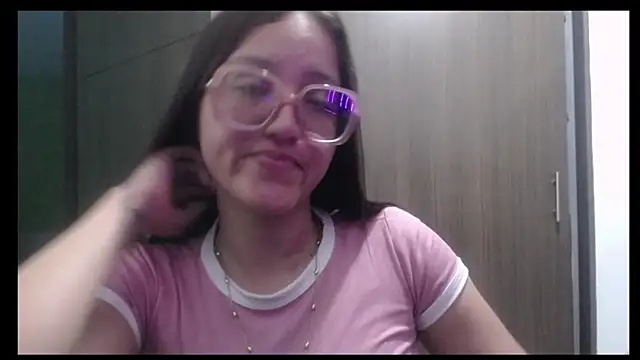 Snapshot of sheryl_25 chatting on 03/01/26, 04:03 sheryl 25 online show from 03/01/26, 04:03