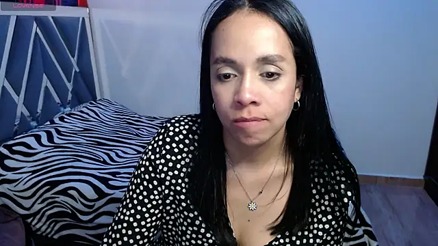 Snapshot of paula_lopez__ chatting on 06/17/26, 07:04 paula lopez online show from 06/17/26, 07:04