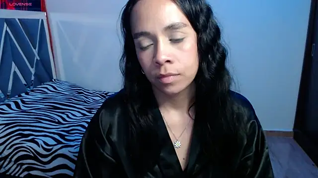 Snapshot of paula_lopez__ chatting on 06/23/26, 06:50 paula lopez online show from 06/23/26, 06:50