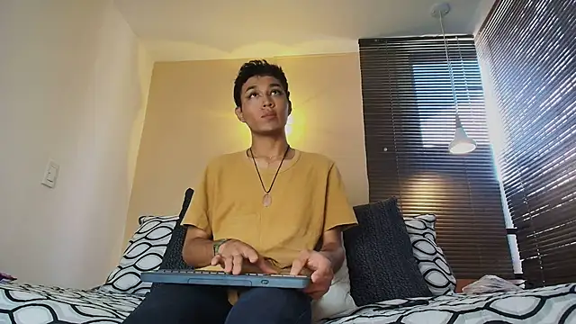 Snapshot of Damon_Salvarote_S chatting on 02/23/26, 08:06 Damon Salvarote S online show from 02/23/26, 08:06