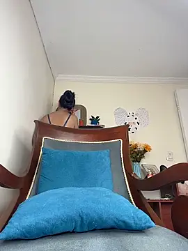 LilaRvsh online show from 04/15/26, 05:20