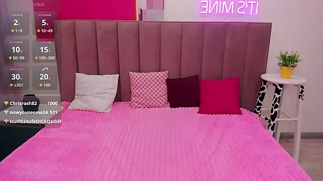 MIla Stunning online show from 05/18/26, 04:40