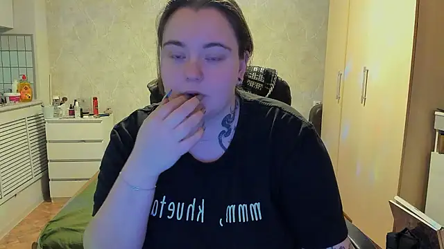 Snapshot of katya_idinax chatting on 02/05/26, 03:05 katya idinax online show from 02/05/26, 03:05