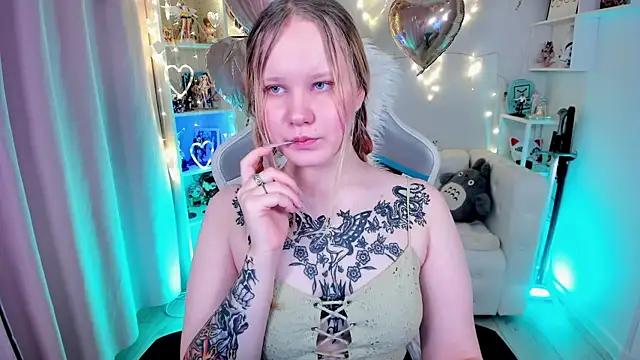 AnnieVibe online show from 02/15/26, 06:15