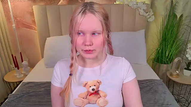 AnnieVibe online show from 04/10/26, 05:39