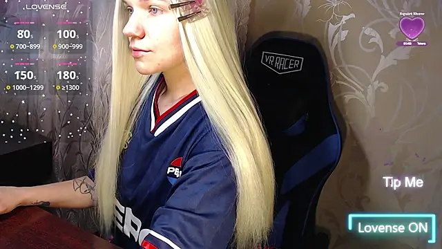 Snapshot of Shiny_Victoria chatting on 02/17/26, 10:34 Shiny Victoria online show from 02/17/26, 10:34