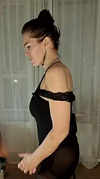 Snapshot of Bella_Velour chatting on 02/17/26, 11:33 Bella Velour online show from 02/17/26, 11:33