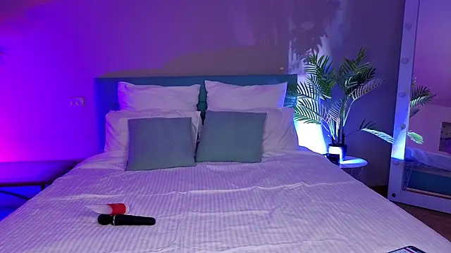 Candyyy     online show from 04/16/26, 12:39