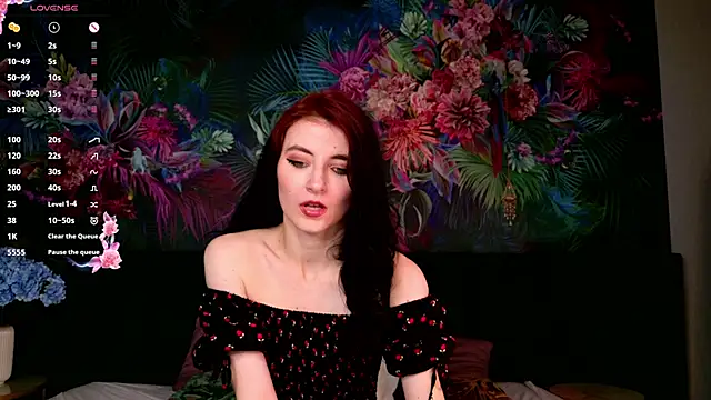 Snapshot of NicoleLuxe chatting on 05/20/26, 06:14 NicoleLuxe online show from 05/20/26, 06:14