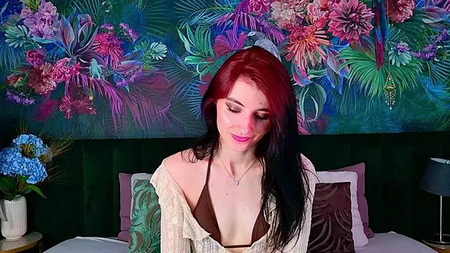 Snapshot of NicoleLuxe chatting on 07/10/26, 05:37 NicoleLuxe online show from 07/10/26, 05:37