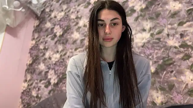 LiluMartiznir online show from 04/07/26, 06:41