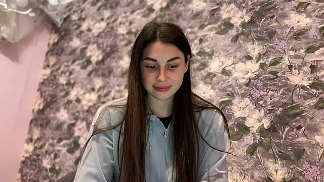 LiluMartiznir online show from 04/08/26, 07:36