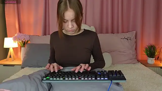 AliceYummy online show from 02/18/26, 07:54