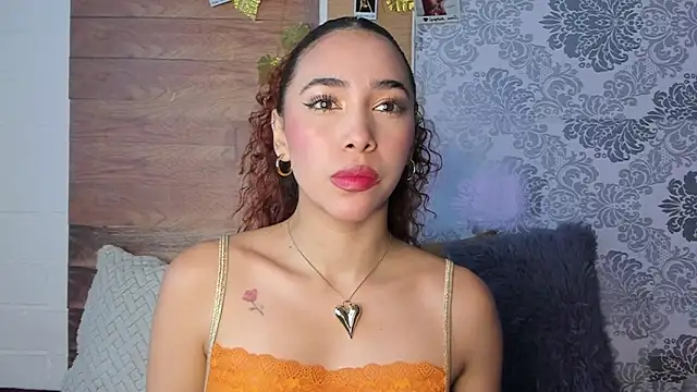 LiaHansson00 online show from 04/29/26, 04:11