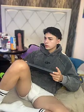 Samu Hott online show from 03/26/26, 08:14